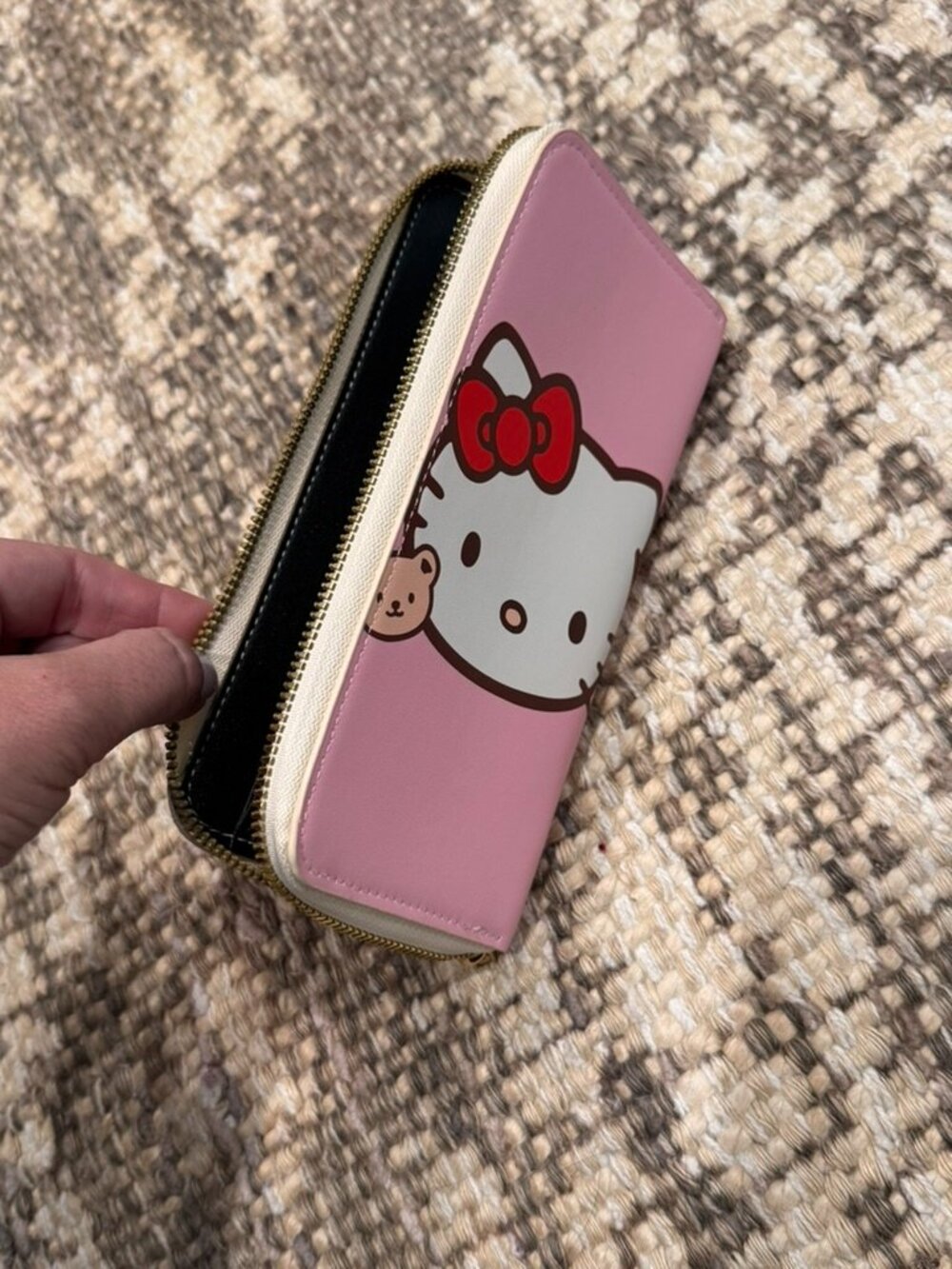 Hello Kitty Wallet - Picture 3 of 3